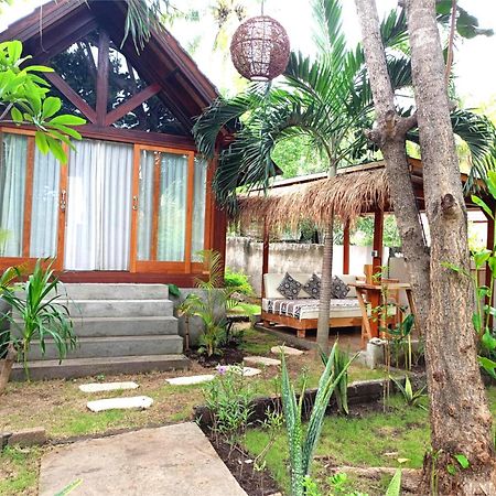 Bintang Tiga Bungalows Gili Air Exterior foto