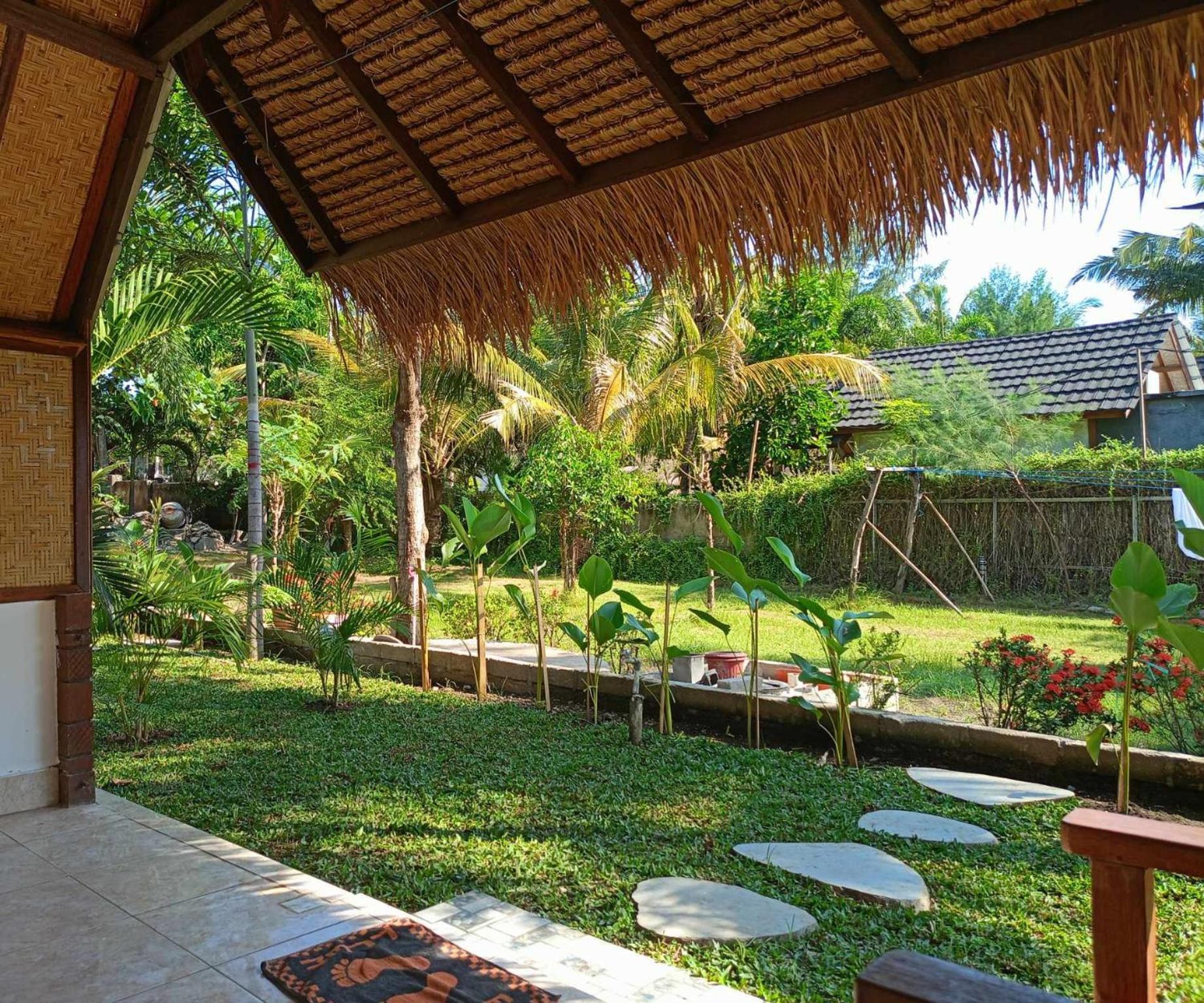 Bintang Tiga Bungalows Gili Air Exterior foto