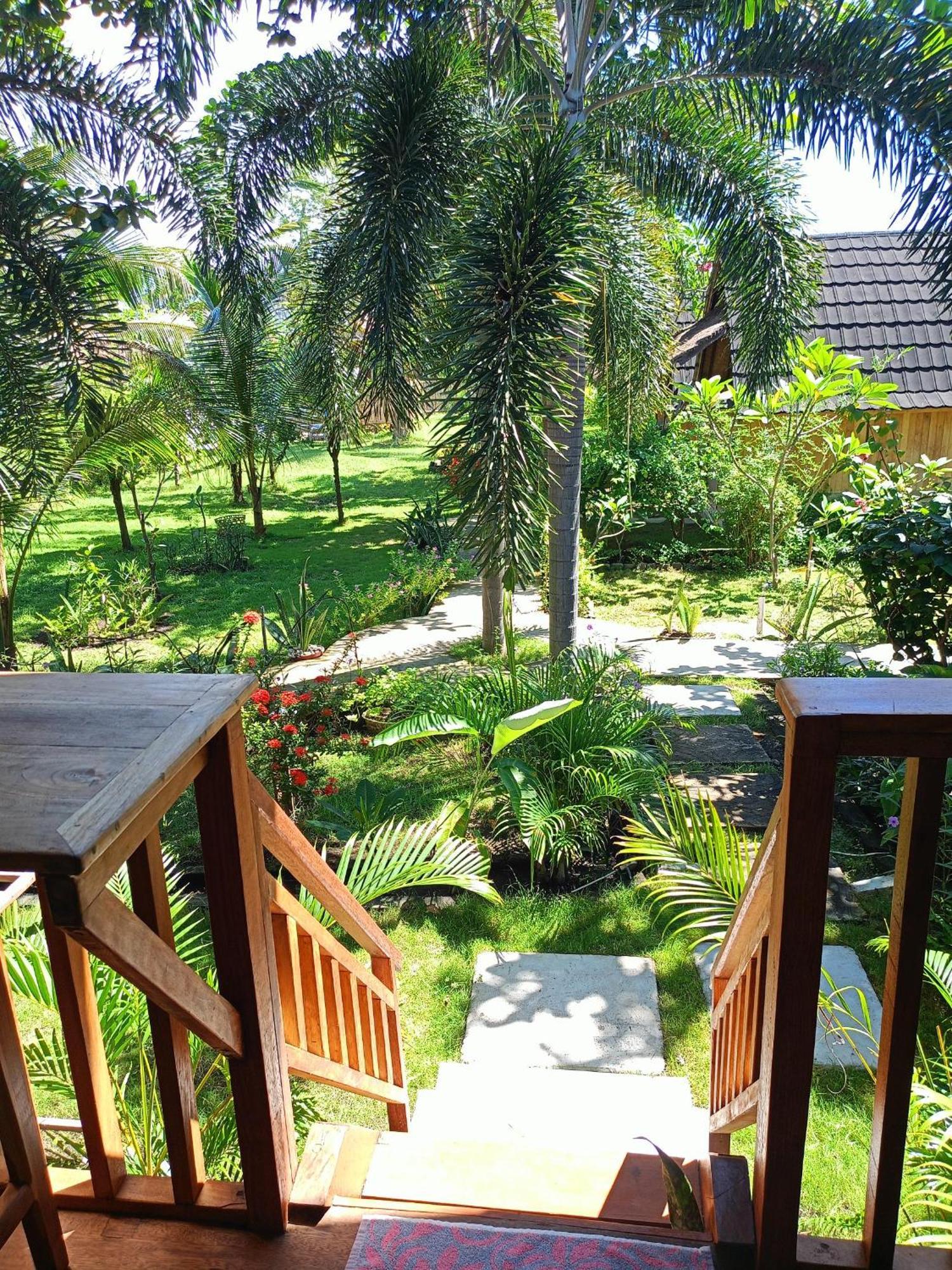 Bintang Tiga Bungalows Gili Air Exterior foto